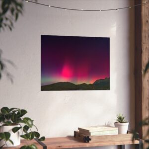 Aurora Over the Sandias – Rare Northern Lights Above New Mexico’s Desert Mountains (October 2024)