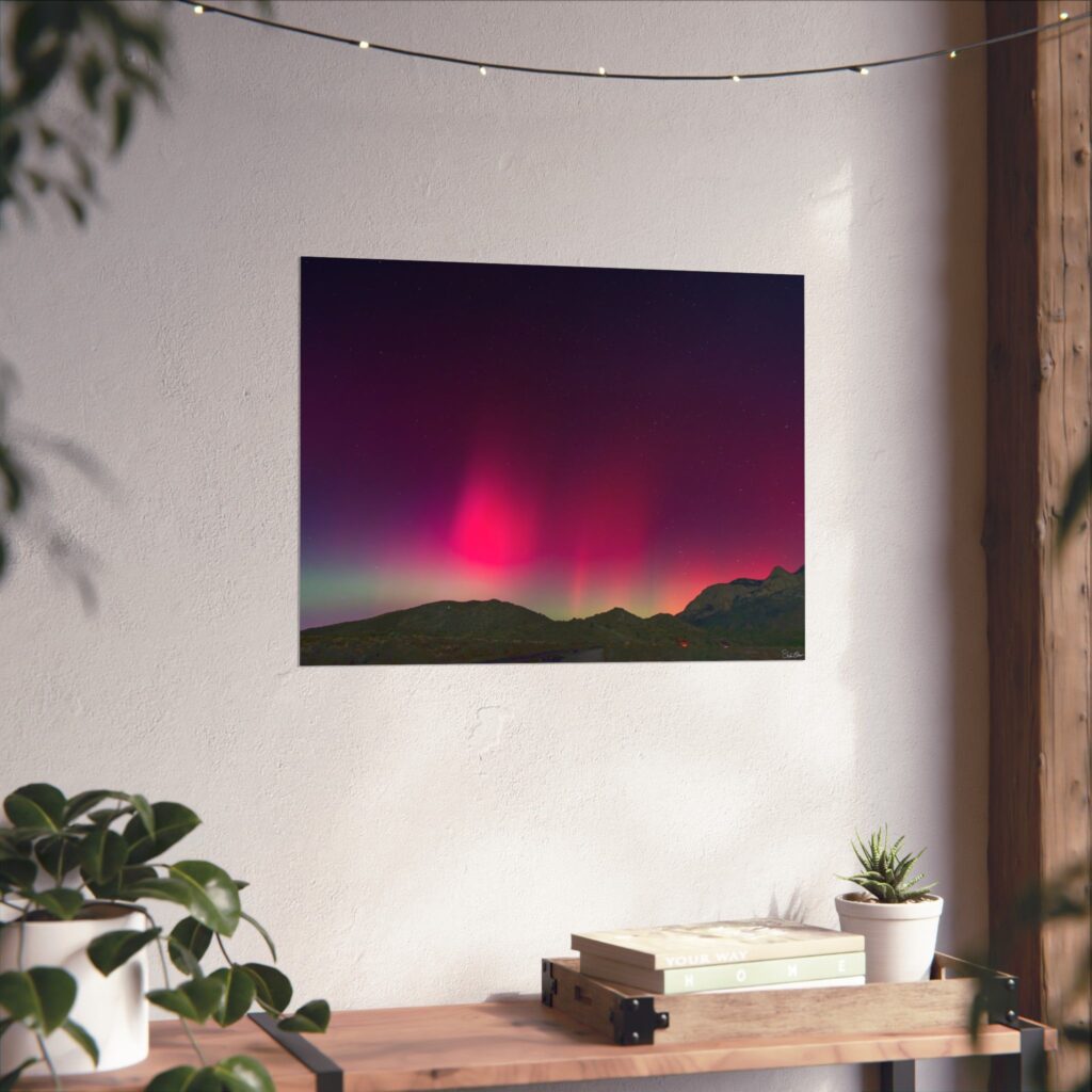 Aurora Over the Sandias – Rare Northern Lights Above New Mexico’s Desert Mountains (October 2024)